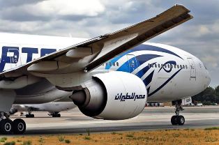 سامسونج بالتعاون مع مصر للطيران تستبدل لعملائها جالاكسى 7 بجهاز اخر بمطار القاهرة