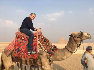 المطرب العالمي مايكل بولتين من منطقة الاهرامات يدعو العالم زيارة مصر