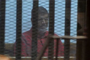 محكمة النقض تؤيد سجن محمد مرسي 20 عاما في قضية قصر الاتحادية