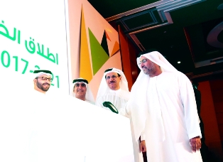 المنصوري يشهد إطلاق استراتيجية الطيران 2017-2021