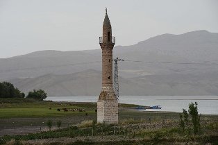 المآذن التاريخية بملاطيا التركية.. تجذب السياح رغم تهدم مساجدها