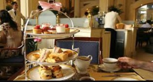 فنادق عالمية تقدم أول دليل باللغة العربية لآداب تناول الشاي