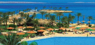 السياحة: مطار الغردقة يستقبل 48 رحلة طيران دولية تقل 8 الاف سائح