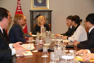 اللومى تبحث مع وفد صينى تطوير العلاقات السياحية