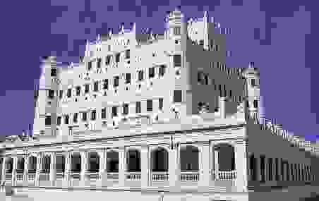 مآثر تريم الإسلامية.. في انتظار قطار التأهيل والاعمار