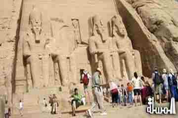 2282 سائح زاروا أبو سمبل خلال مارس 2011