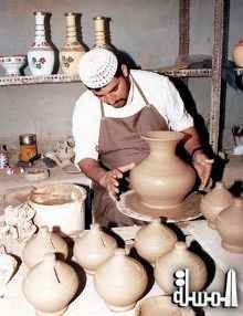 سياحة البحرين تبحث مشكلة توفير الطين لصناعة الفخار بعالي