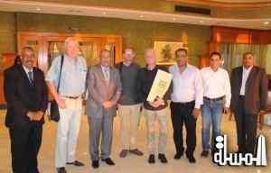 محافظ أسوان يستقبل وفد اعلامى دنماركى لاستعادة حركة السياحة الوافدة