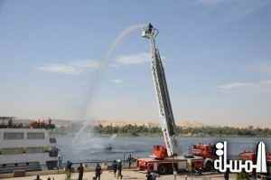 بالفيديو .. اختبار عملي لإطفاء حريق بإحدى الفنادق العائمة بالمراسي السياحية الجديدة بأسوان