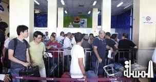 حراس مسلحون يغلقون قسراً مطار بنغازي مطالبين بأجورهم المتأخرة