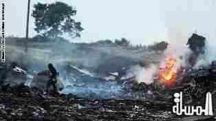 Experts recover human remains at Ukraine crash site despite new fighting