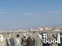 اجبار طيران الامارات والسعودية على وقف رحلاتها الى اليمن بسبب مخيمات الحوثي المسلحة حول مطار صنعاء