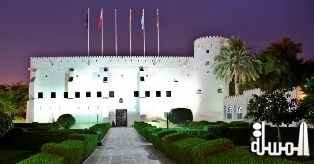 متحف قوات السلطان المسلحة بسلطنة عمان يستقبل وزير الرياضة والثقافة الكينى