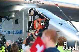 Solar plane sets 5-day nonstop world record