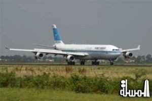 عودة إحدى طائرات الخطوت الكويتية إلى مطار الكويت بعد اصطدام طائر بقمرتها