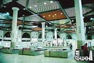 وزير النقل يتفقد سير العمل بمطار الملكة علياء الدولي