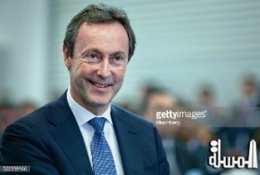 Airbus slows production of A380