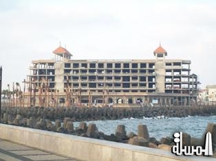 الشرقاوى يشهد توقيع عقد إدارة فندق اللسان برأس البر بين القابضة للسياحة وشتاينيرجر العالمية