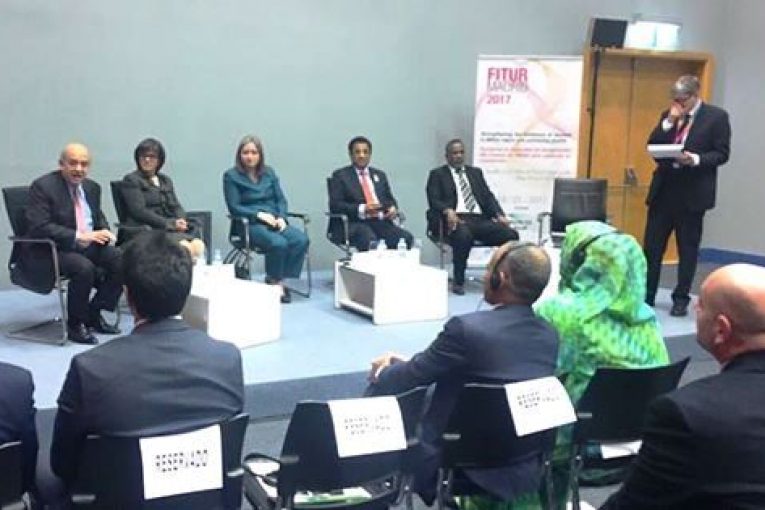 شارك يحيى راشد وزير السياحة فى فعاليات المنتدى الوزارى الخامس حول " تعزيز صمود السياحة فى منطقة الشرق الاوسط وشمال افريقيا واستدامة نموها" الذى عقد على هامش معرض والسياحة الدولي فيتور ٢٠١٧ بالعاصمة الاسبانية مدريد، وقد ثمن طالب رفاعى أمين عام منظمة السياحة العالمية المشاركة المصرية ووصفها بالعملية والفعالة.