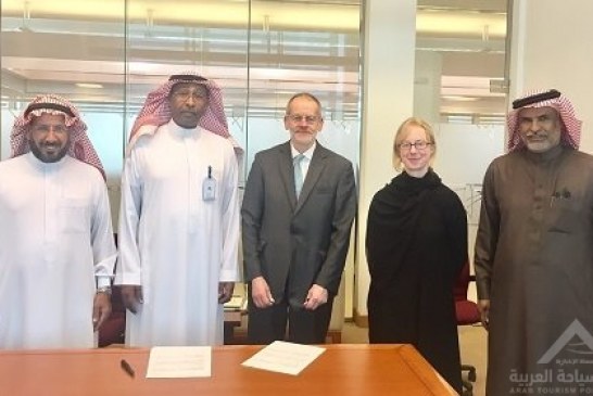 استكمال عملية المسح الاثرى بين الفريق السعودي البريطانى لمواقع عصور ما قبل التاريخ في عسير