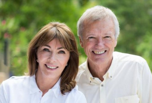 UNWTO Lifetime Achievement Award pays tribute to the founders of Lonely Planet