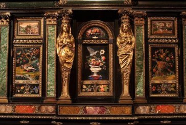 بالصور.. فن الرسم على الخشب إبداع للاستمتاع بأثاث راقى