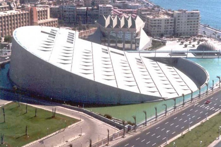 برعاية الازهر عقدت مكتبة الإسكندرية اليوم مؤتمر بعنوان "نحو مستقبل أفضل للشباب"