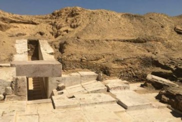 وزير الثقافة يتفقد أعمال اجزاء الهرم المكتشف بدهشور