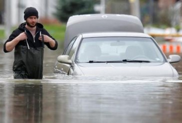 إلغاء رحلات طيران و إخلاء بلدات من السكان في كندا بسبب الأمطار