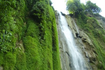 لجذب السياح .. كردي يتطوع لإنشاء شلال في السليمانية