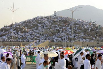 حجاج بيت الله الحرام يستقرون على صعيد عرفات الطاهر
