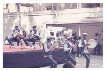 فريق صحبة سمسمية تشارك في افتتاح مهرجان “من فات قديمه تاه” الدولي ببيت السناري