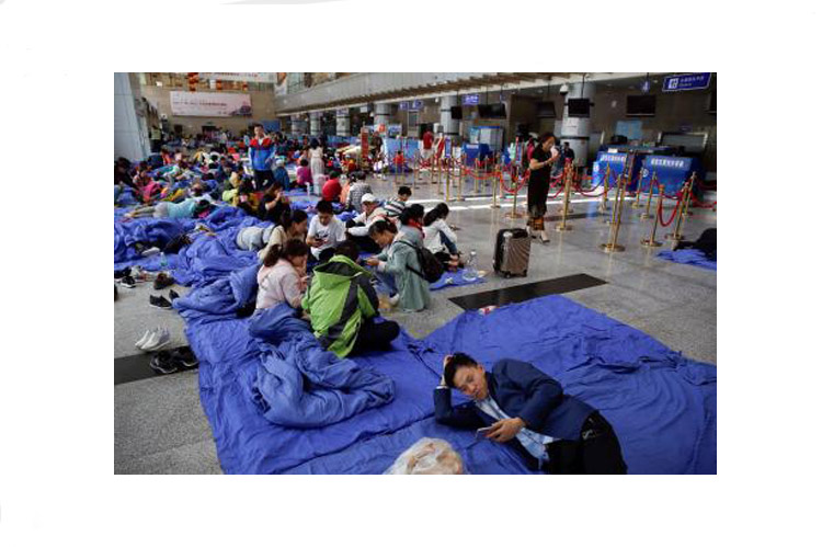 زلزال سيتشوان بالصين يسفر عن 19 قتيل بينهم 6 سياح و إجلاء 30 ألف سائح