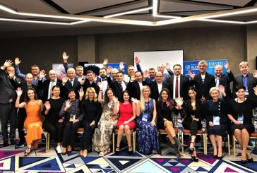 تركيا توقع اتفاقا لتنظيم اجتماعات “المنتدى السياحي الدولي 2018″ بانطاليا