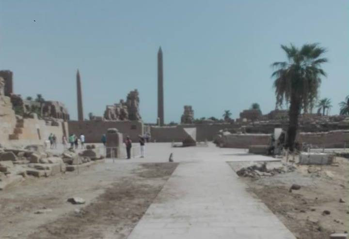 وزارة الاثار تنهى أعمال تمهيد و تأهيل الممرات الواقعة في المحور الثاني للزيارة داخل معابد الكرنك