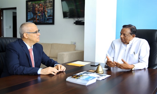 سفير الامارات بكولومبو يلتقى وزير التنمية السياحية بسريلانكا لبحث التعاون في مجال السياحة