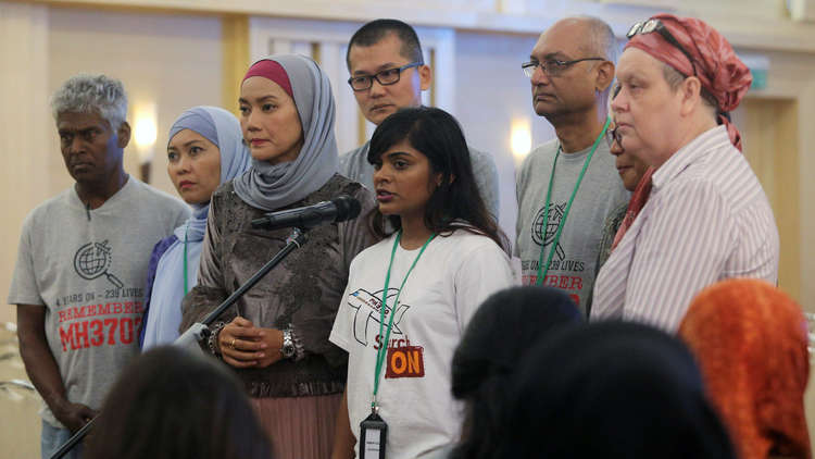 أقارب ركاب الطائرة الماليزية المفقودة: لا جديد في تقرير فريق التحقيق