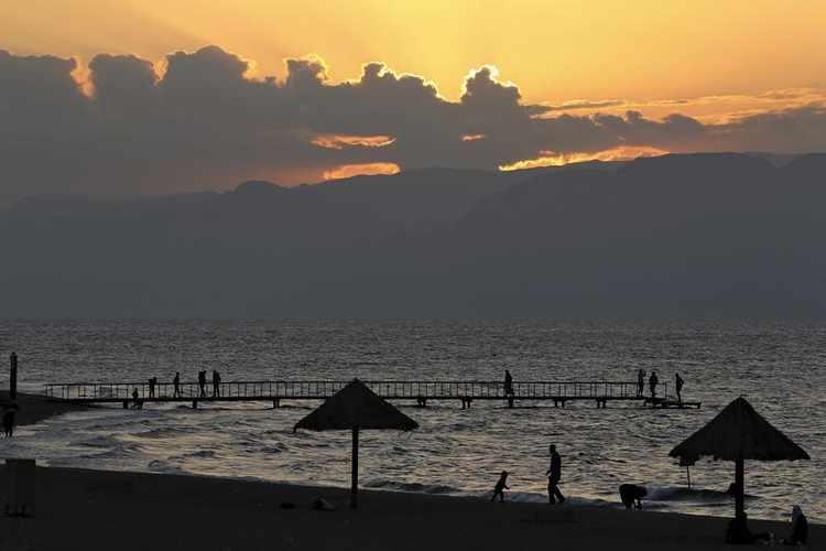 العقبة الاردنية تستقبل 477 ألف سائح خلال النصف الاول