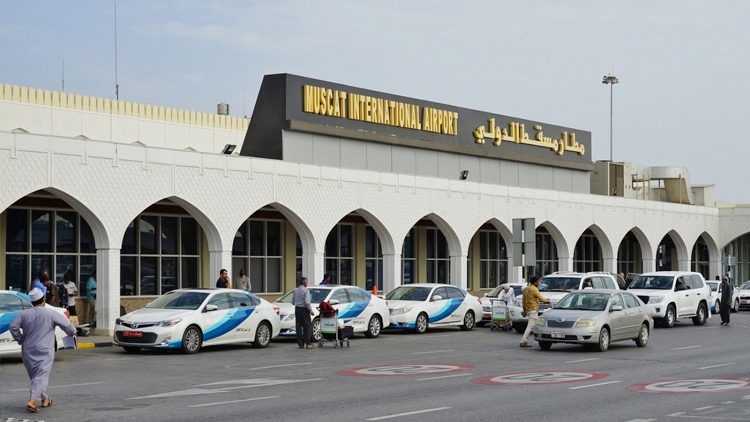 7.8 مليون مسافر عبر مطاري مسقط الدولي وصلالة في النصف الأول