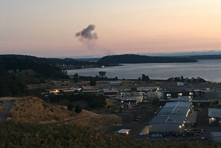 بالفيديو .. تحطم طائرة ركاب أمريكية مسروقة أقلعت بدون تصريح من مطار سياتل