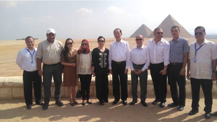 رئيس دولة فيتنام يزور منطقة آثار الهرم بالجيزة