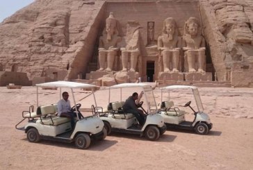 إعادة تشغيل عربات الجولف بمنطقة ابو سمبل السياحية لخدمة الزائرين