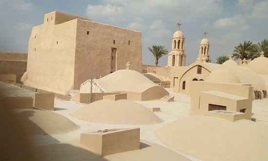 د. الحسينى يرافق لجنة الآثار بوادى النطرون لمتابعة تسجيل مسار العائلة المقدسة تراث عالمى