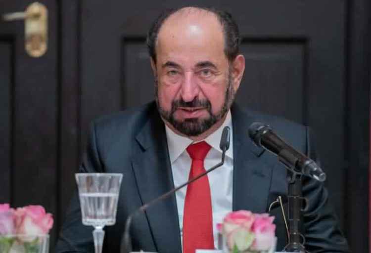 سلطان القاسمي يوقع أحدث أعماله الأدبية التاريخية