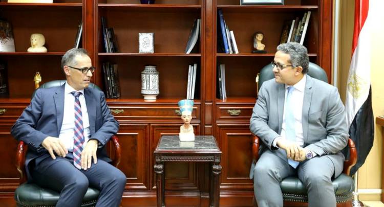 وزير الآثار يستقبل سفيرى سويسرا وبلجيكا بمصر