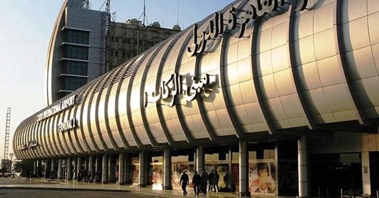 مصرللطيران توقع اتفاقية مع الإمارات لتميول مشروعاً بمطار القاهرة