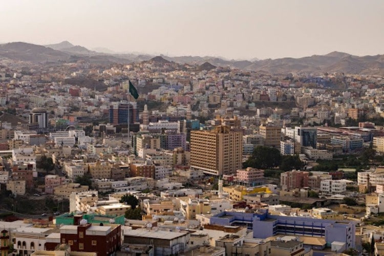 سياحة عسير تعالج 640 شكوى ضد مرافق الإيواء السياحي