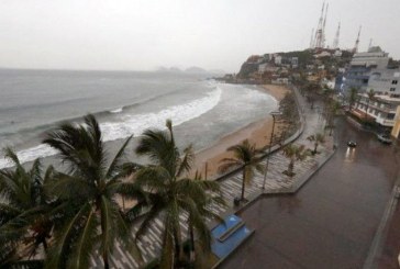 بدء عودة مئات السياح الصينيين المحاصرين في جزيرة سايبان غربي المحيط الهادي بسبب إعصار