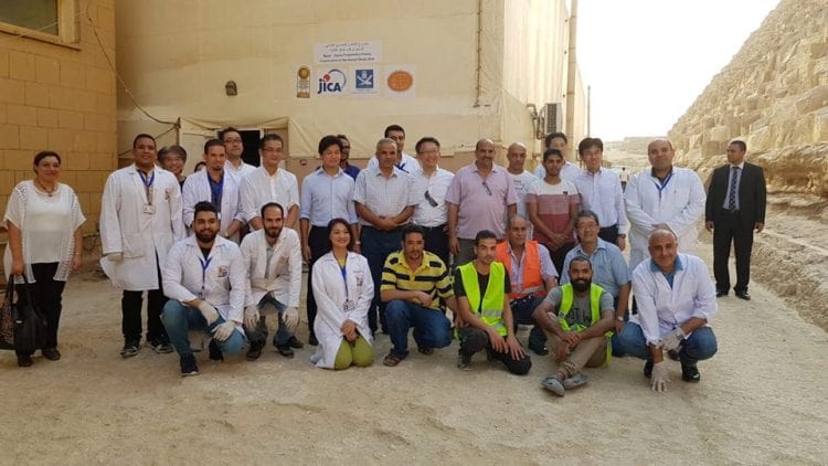 وفد من البرلمان الياباني يزور مشروع مركب خوفو الثانية