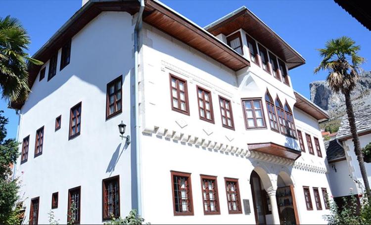 قصور عثمانية بمدينة موستار البوسنية تسحر زوارها